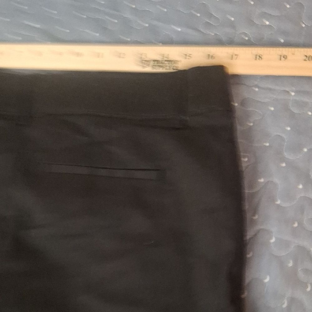 The Limited Black Women's Shorts size 10 - Picture 4 of 6